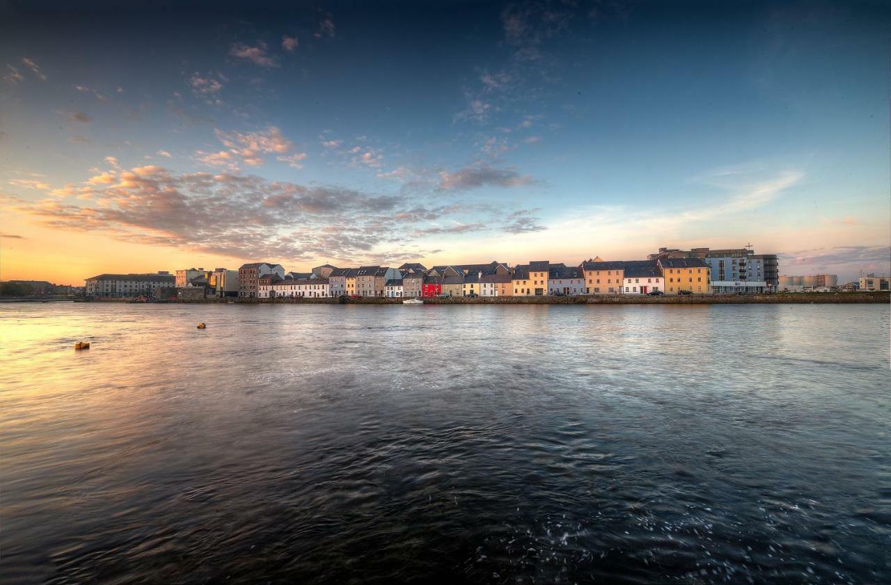 Spanish Arch Galway Exterior photo